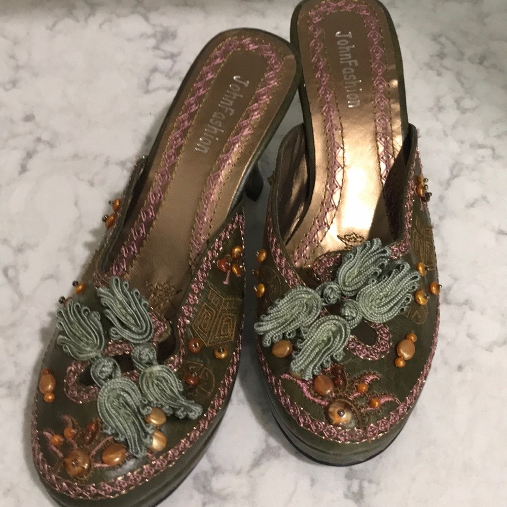 Beautiful unique slip on heels